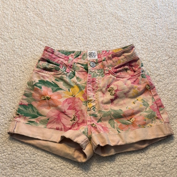 BDG Pants - BDG Floral Mom Jean Shorts
